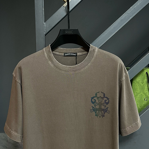 クロムハーツスーパーコピー レザーロゴフォームラウンドネック半袖Tシャツ