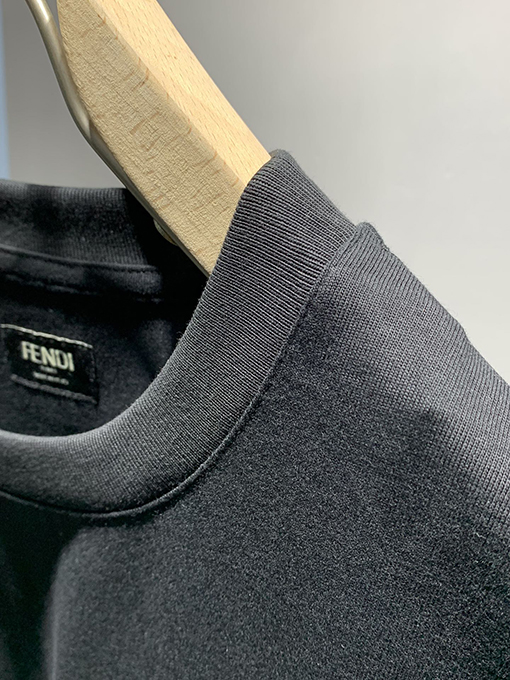 フェンディ 新しいポケットジッパーTシャツ