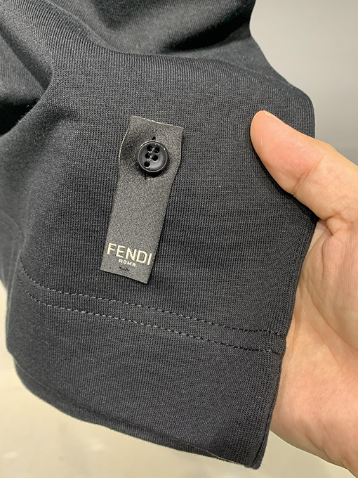 フェンディ 新しいポケットジッパーTシャツ
