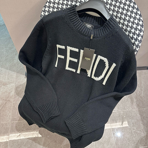 フェンディ  アルファベットジャカードクルーネックニットセーター