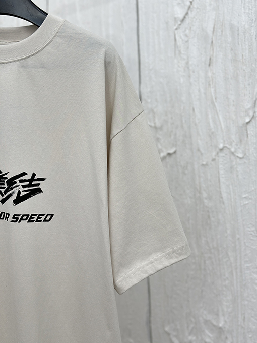 バレンシアガ  胸と背中にプリントされた半袖Tシャツ