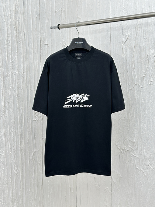 バレンシアガ  胸と背中にプリントされた半袖Tシャツ