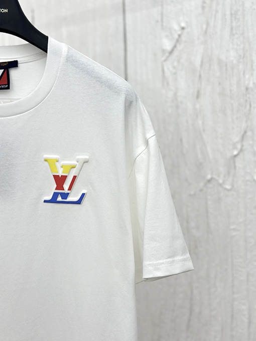 ルイヴィトンスーパーコピー  エンボス刺繍カラー半袖Tシャツ