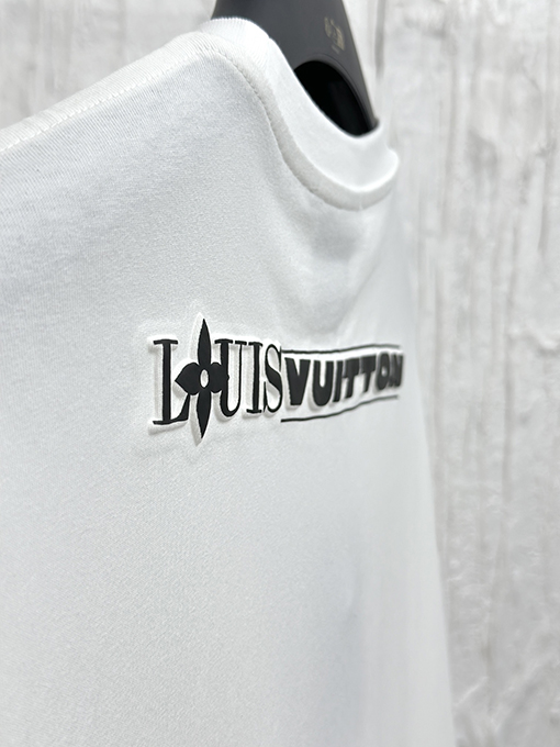 ルイヴィトンスーパーコピー  エンボス刺繍カラー半袖Tシャツ