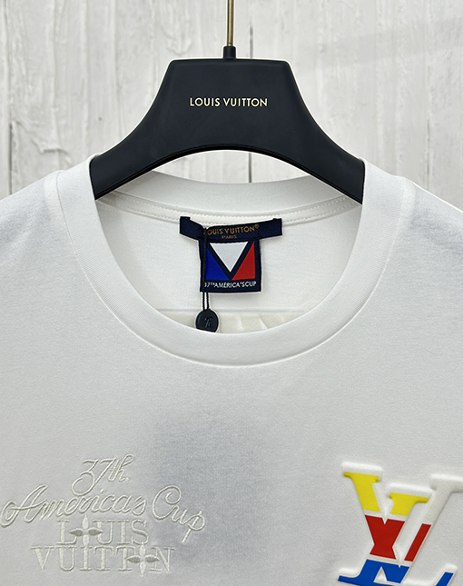 ルイヴィトンスーパーコピー  エンボス刺繍カラー半袖Tシャツ