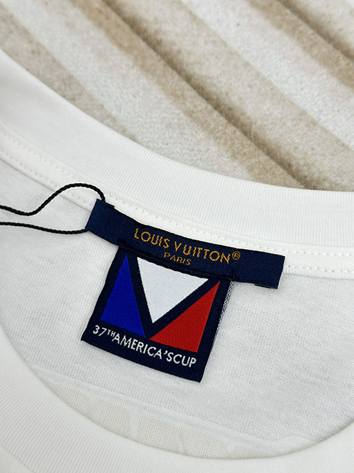 ルイヴィトンスーパーコピー  エンボス刺繍カラー半袖Tシャツ
