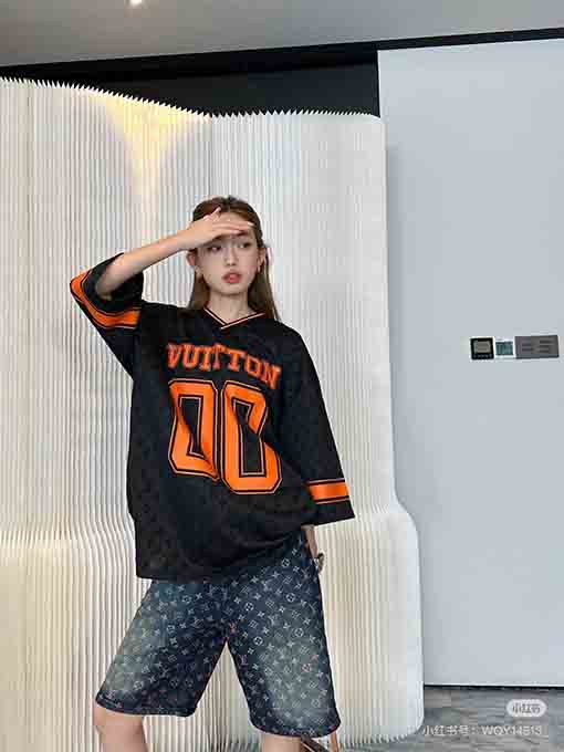 ルイヴィトンスーパーコピー  V ネックジャカード半袖Tシャツ