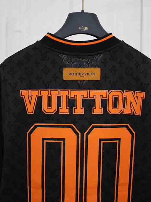 ルイヴィトンスーパーコピー  V ネックジャカード半袖Tシャツ