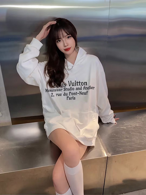 ルイヴィトン  アルファベットロゴプリントパーカー