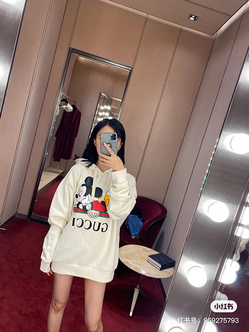 グッチスーパーコピー Disney ミッキープリントパーカー
