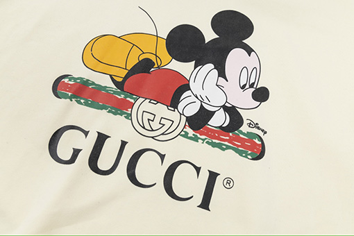 グッチスーパーコピー Disney ミッキープリントパーカー