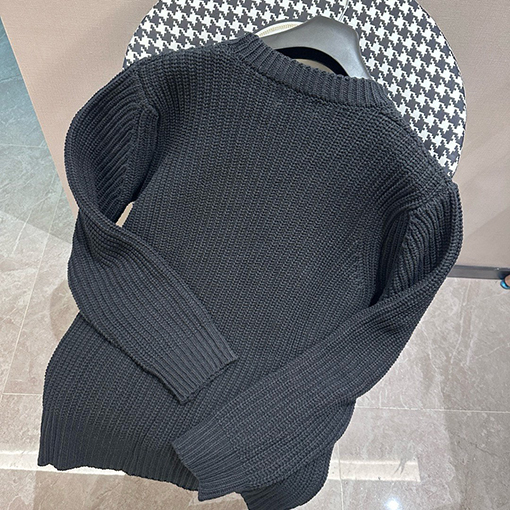 フェンディ 刺繍ロゴクルーネックニット長袖トップス