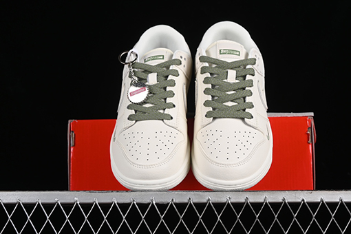 NIKE SB Dunk Low x Supreme ローカットカジュアルスニーカー