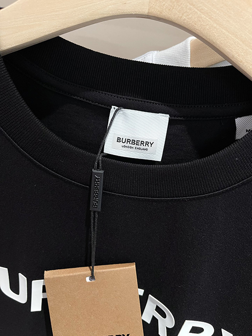 バーバリーコピー 新しい サイトプリント文字半袖Tシャツ