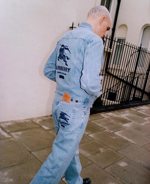 Supreme X Burberryスーパーコピー コラボレーション馬刺繍デニムパンツ