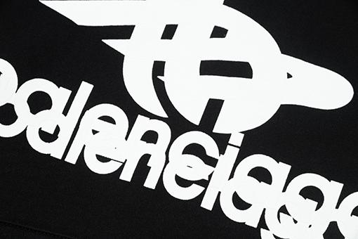 バレンシアガ Balenciagaフード付きパーカー