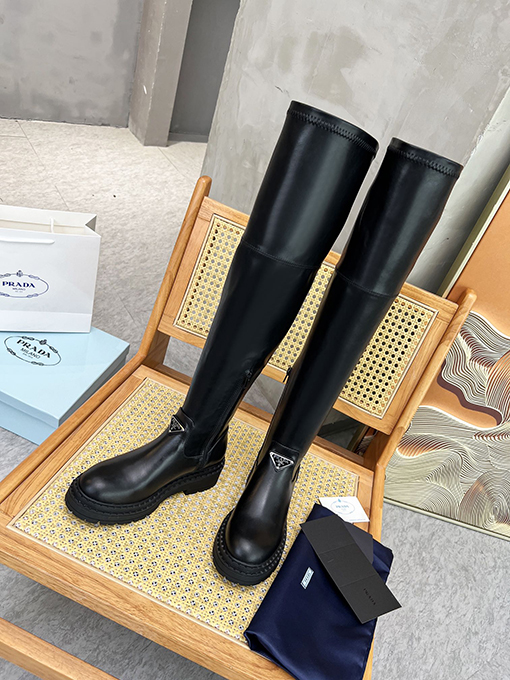 プラダコピー 厚底ポケット三角マークロングシューズ