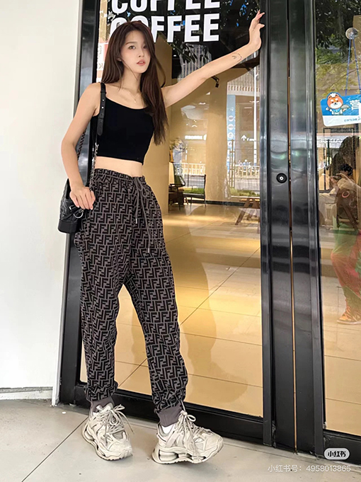 フェンディスーパーコピー ダブル FF フルフラワーロゴパンツ
