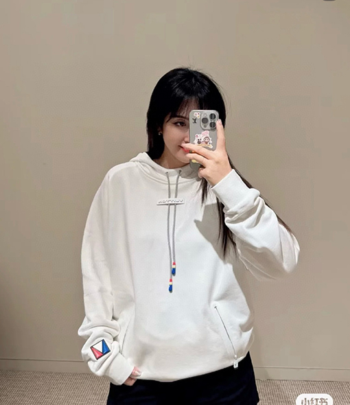 ルイヴィトンスーパーコピー  新しいコットン Vuitton ロゴパーカー