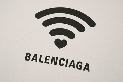 バレンシアガ Balenciaga 愛のワイヤレスプリントパーカー
