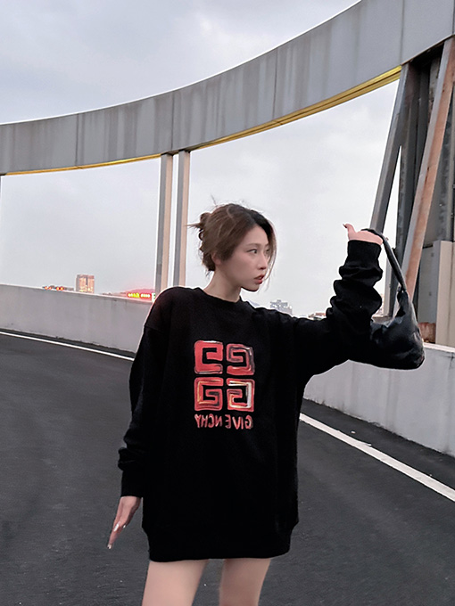 ジバンシイ クラシックな 4 G カラープリントラウンドネックパーカー