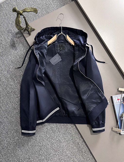 プラダコピー 新しいクラシックジップジャケット