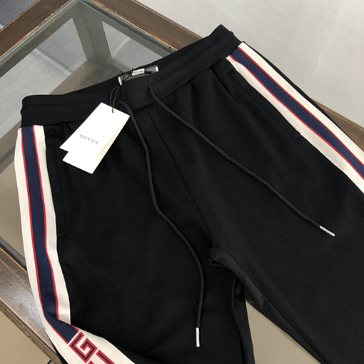 グッチ ロゴジャカードパイピングスウェットパンツ
