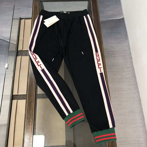 グッチ ロゴジャカードパイピングスウェットパンツ