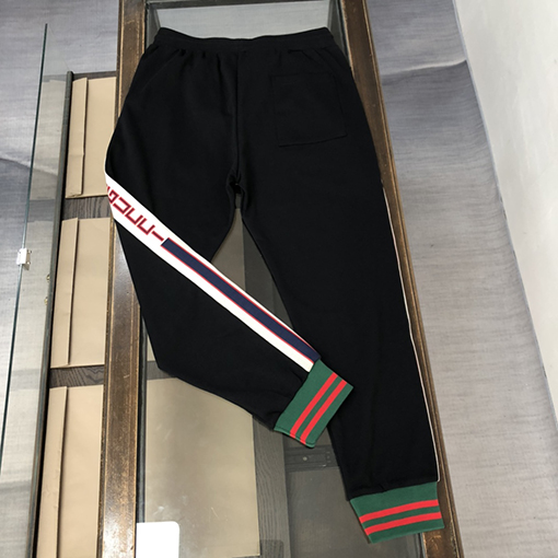 グッチ ロゴジャカードパイピングスウェットパンツ