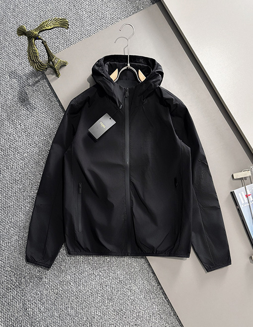 フェンディ 新しいジッパークラシックジャケット