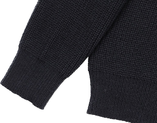 セリーヌ クラシックな刺繍文字クルーネックウールセーター