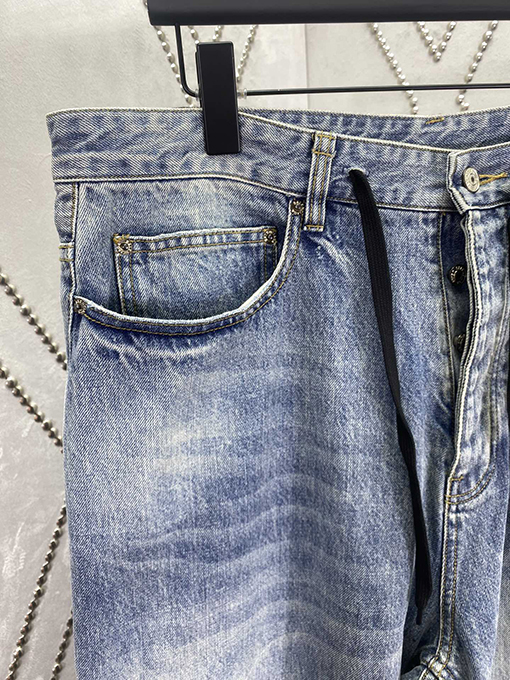 バレンシアガスーパーコピー 不規則なカットのワイドレッグストレートジーンズ