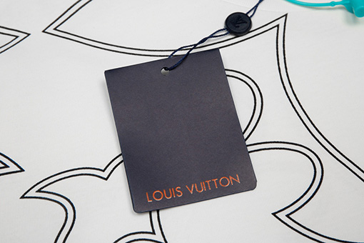 ルイヴィトンスーパーコピー LOUIS VUITTONコラボTimberland半袖Tシャツ