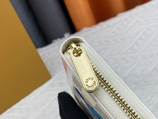 ルイヴィトンコピー ホワイトグリッドコレクションジッパー 財布 M60017