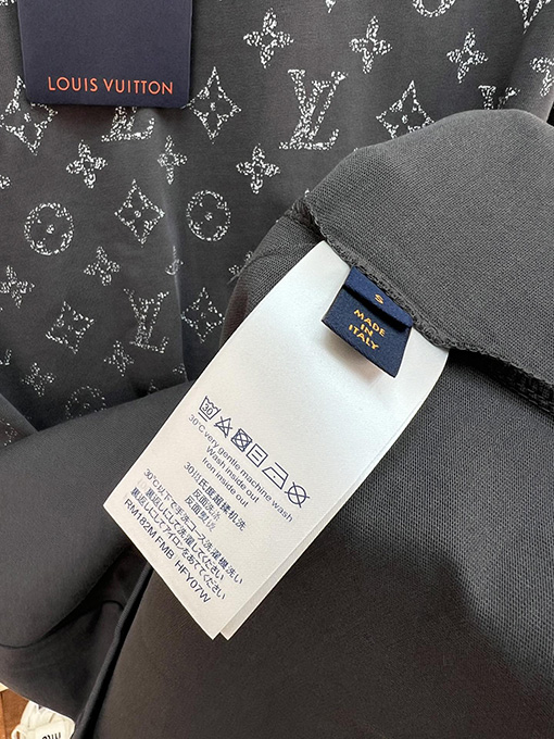 ルイヴィトンコピー 新しいレザーロゴ発泡ラウンドネック半袖Tシャツ