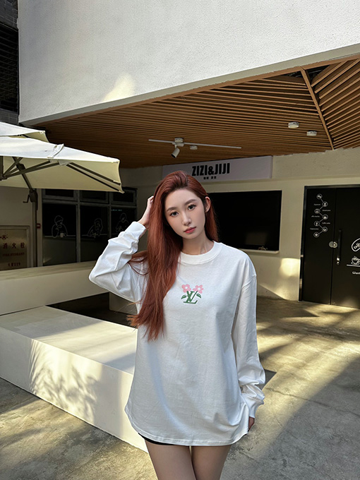 ルイヴィトン 秋冬新作アルファベット柄ロゴプリント長袖Tシャツ