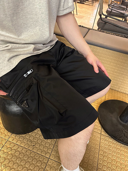プラダコピー 光沢コットンツイル工装ハーフパンツ