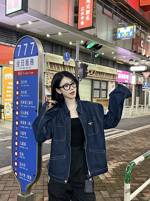 プラダコピー 24Fw 胸の三角マークデニムジャケット