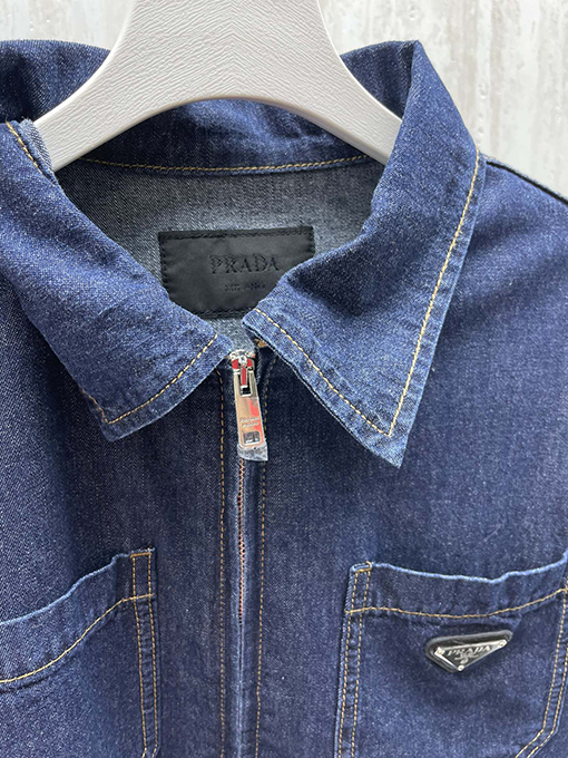 プラダコピー 24Fw 胸の三角マークデニムジャケット