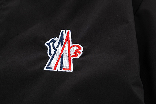 モンクレールコピー MONCLER アルファベットロゴフード付きジャケット