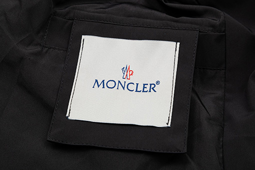 モンクレールコピー MONCLER アルファベットロゴフード付きジャケット