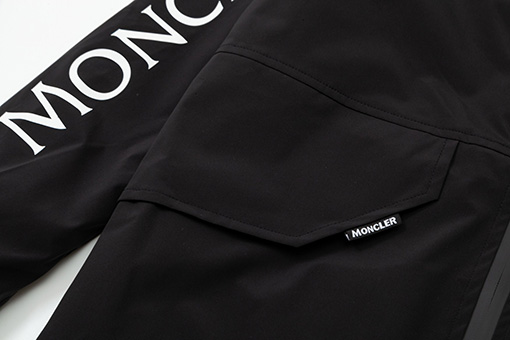 モンクレールコピー MONCLER アルファベットロゴフード付きジャケット
