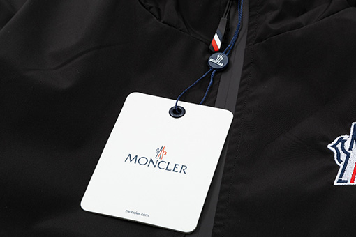 モンクレールコピー MONCLER アルファベットロゴフード付きジャケット