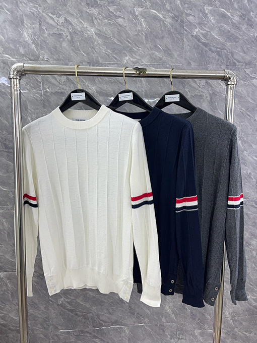トムブラウンコピー 24SS 新作三色リブ袖ニットセーター