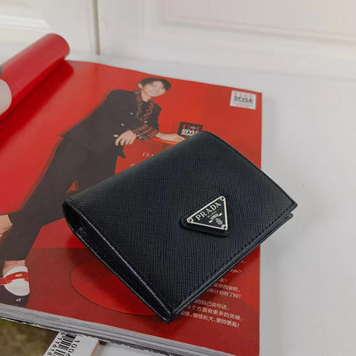 プラダ 牛革ファッション財布