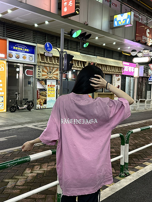 バレンシアガ 24 SS 古い穴のデザインサンスクリット語の半袖Tシャツ
