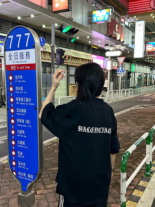 バレンシアガ 24 SS 古い穴のデザインサンスクリット語の半袖Tシャツ