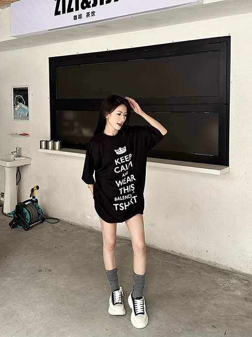 バレンシアガスーパーコピー 24 AW クラウンクラックアルファベット半袖Tシャツ