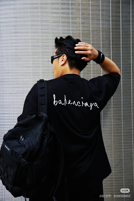 バレンシアガ 七夕限定ハートロゴプリントTシャツ