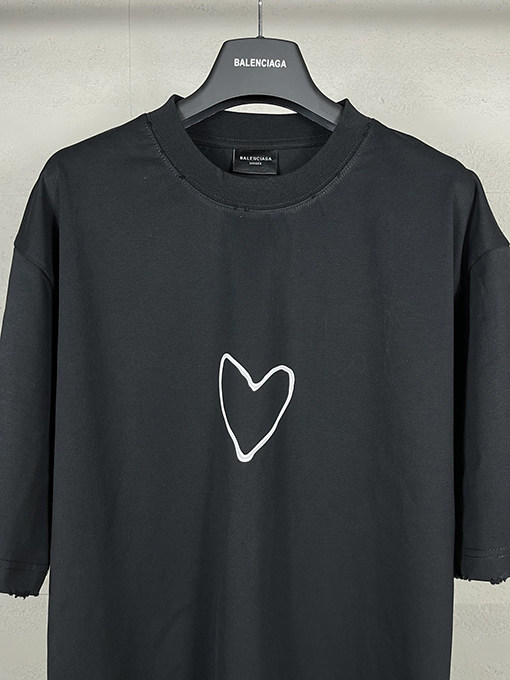 バレンシアガ 七夕限定ハートロゴプリントTシャツ